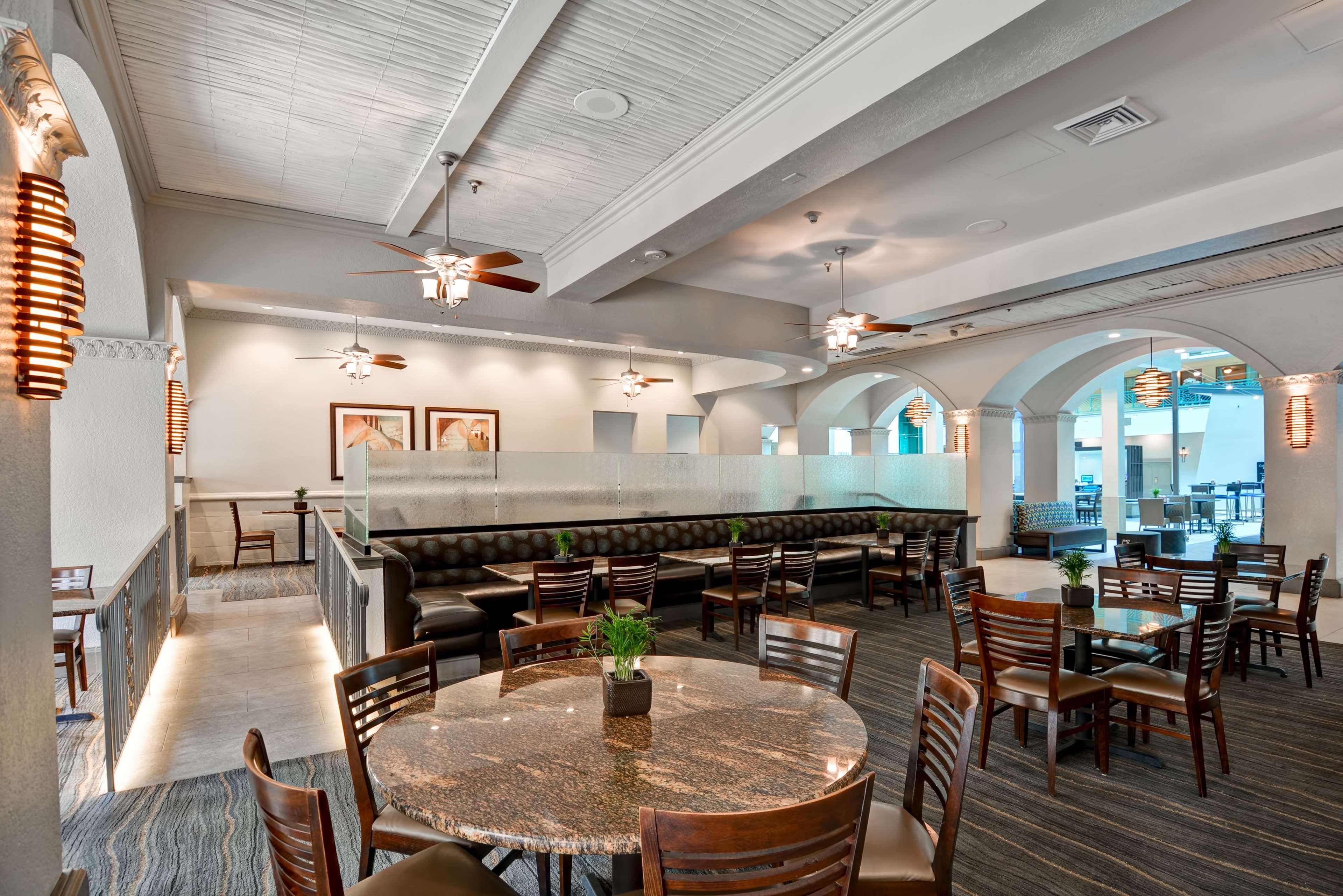 Embassy Suites By Hilton Miami International Airport Miami Springs Екстериор снимка