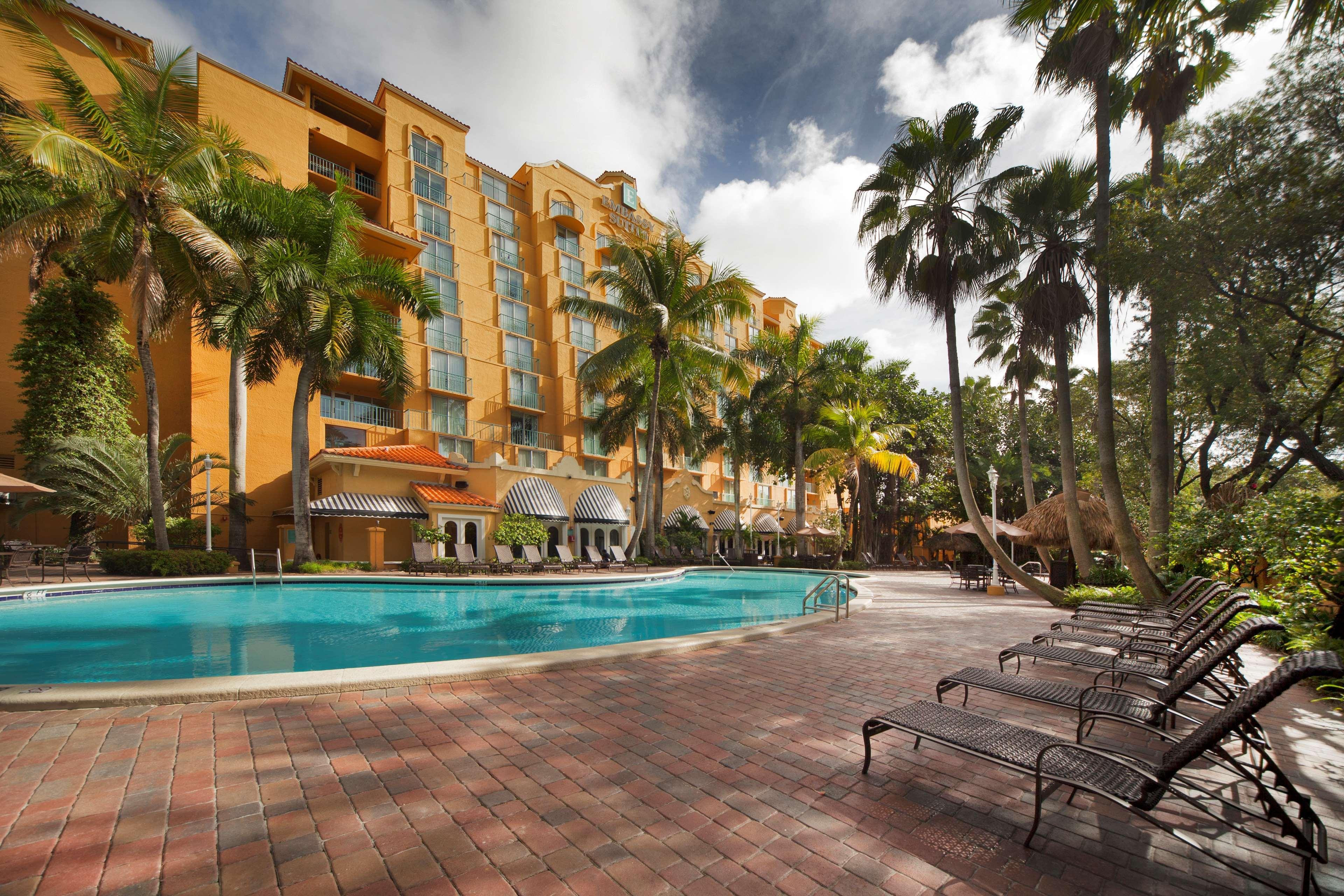 Embassy Suites By Hilton Miami International Airport Miami Springs Екстериор снимка