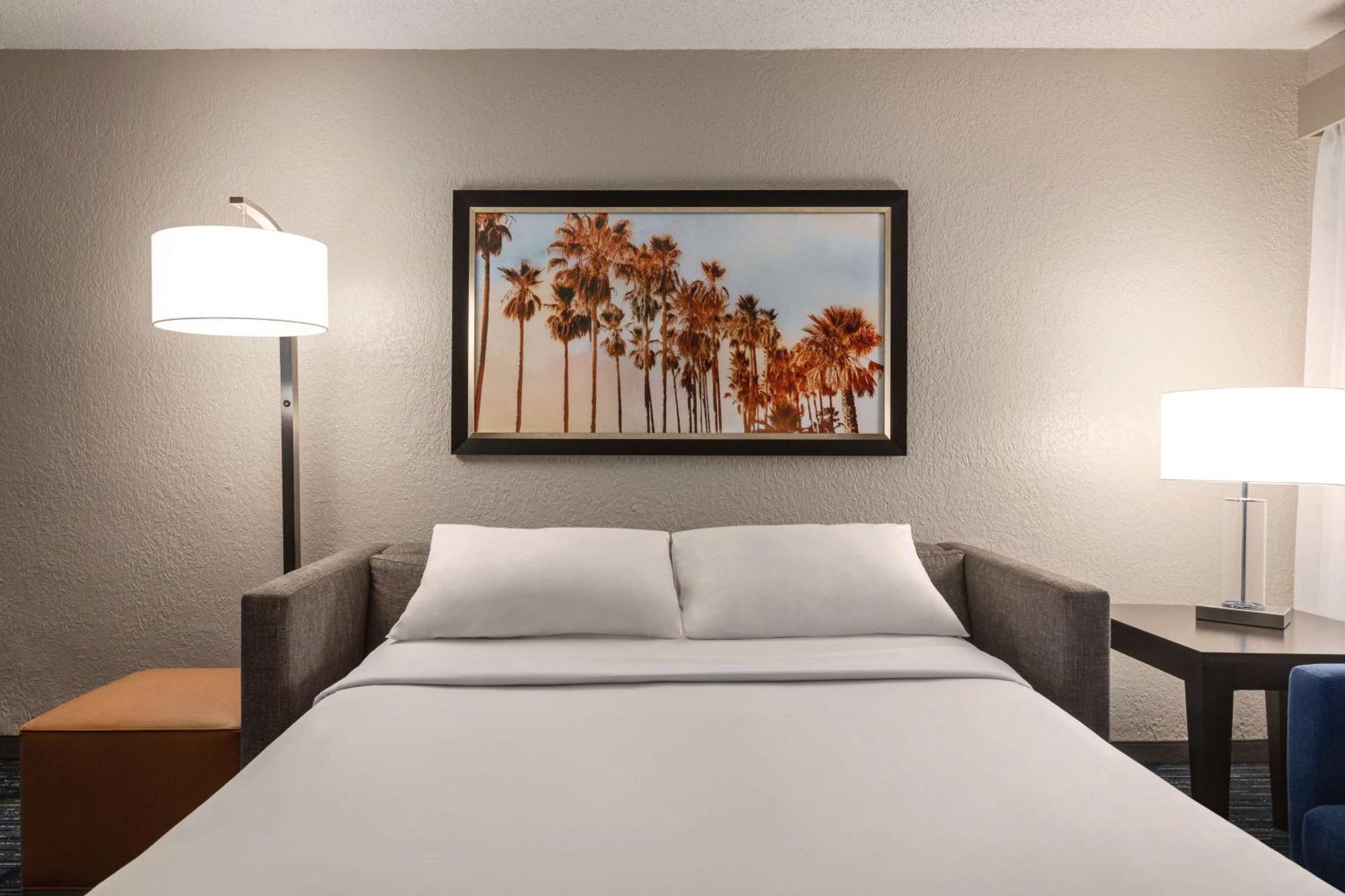 Embassy Suites By Hilton Miami International Airport Miami Springs Екстериор снимка