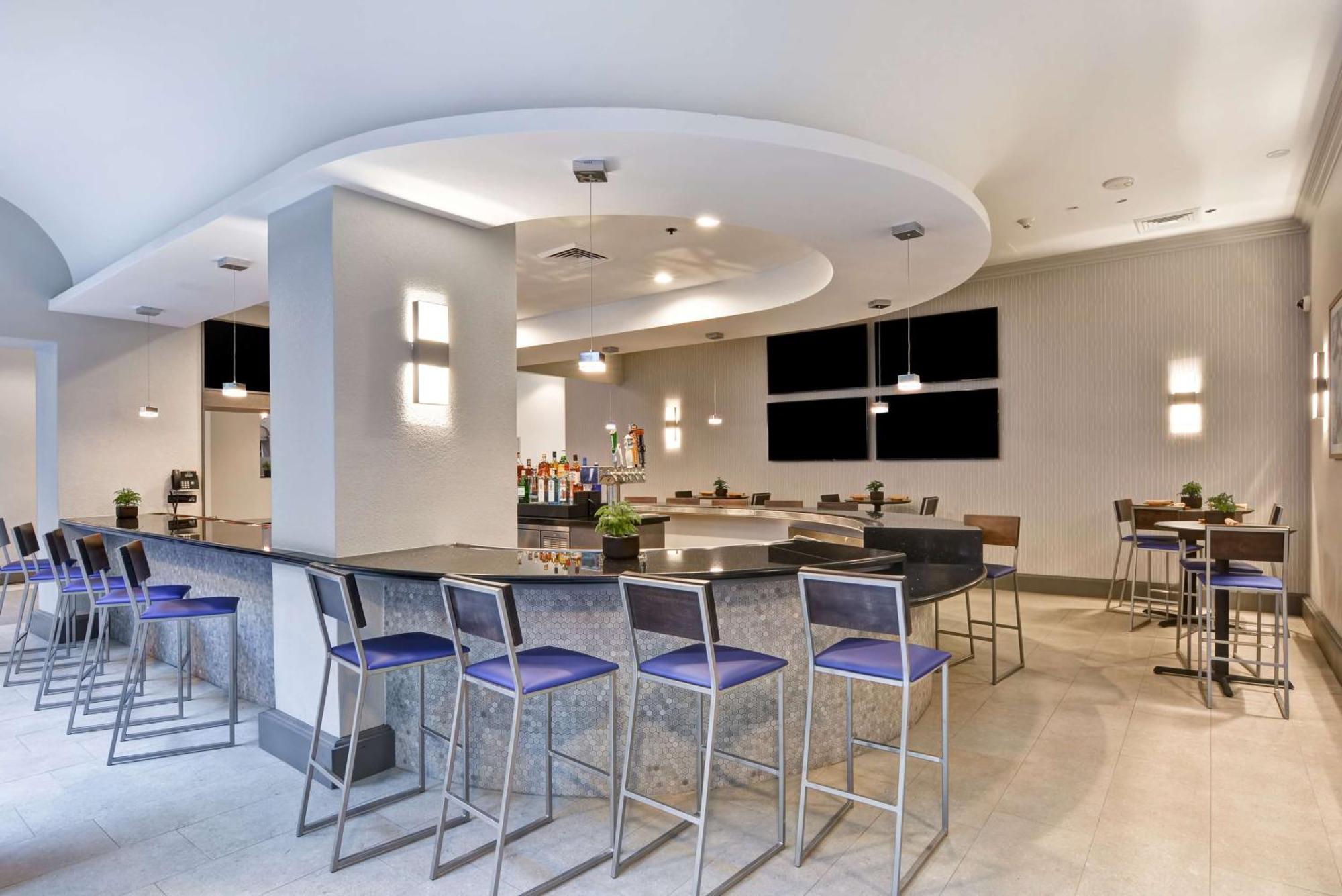Embassy Suites By Hilton Miami International Airport Miami Springs Екстериор снимка