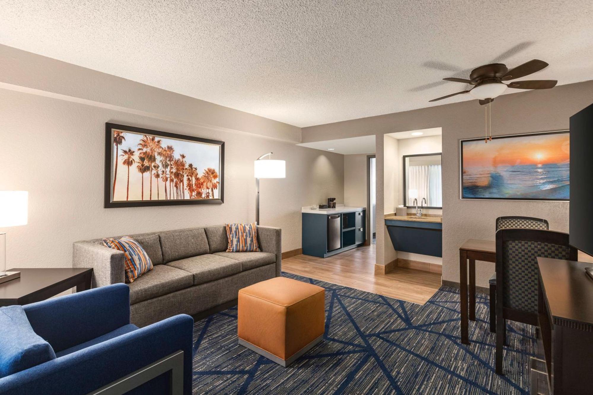 Embassy Suites By Hilton Miami International Airport Miami Springs Екстериор снимка