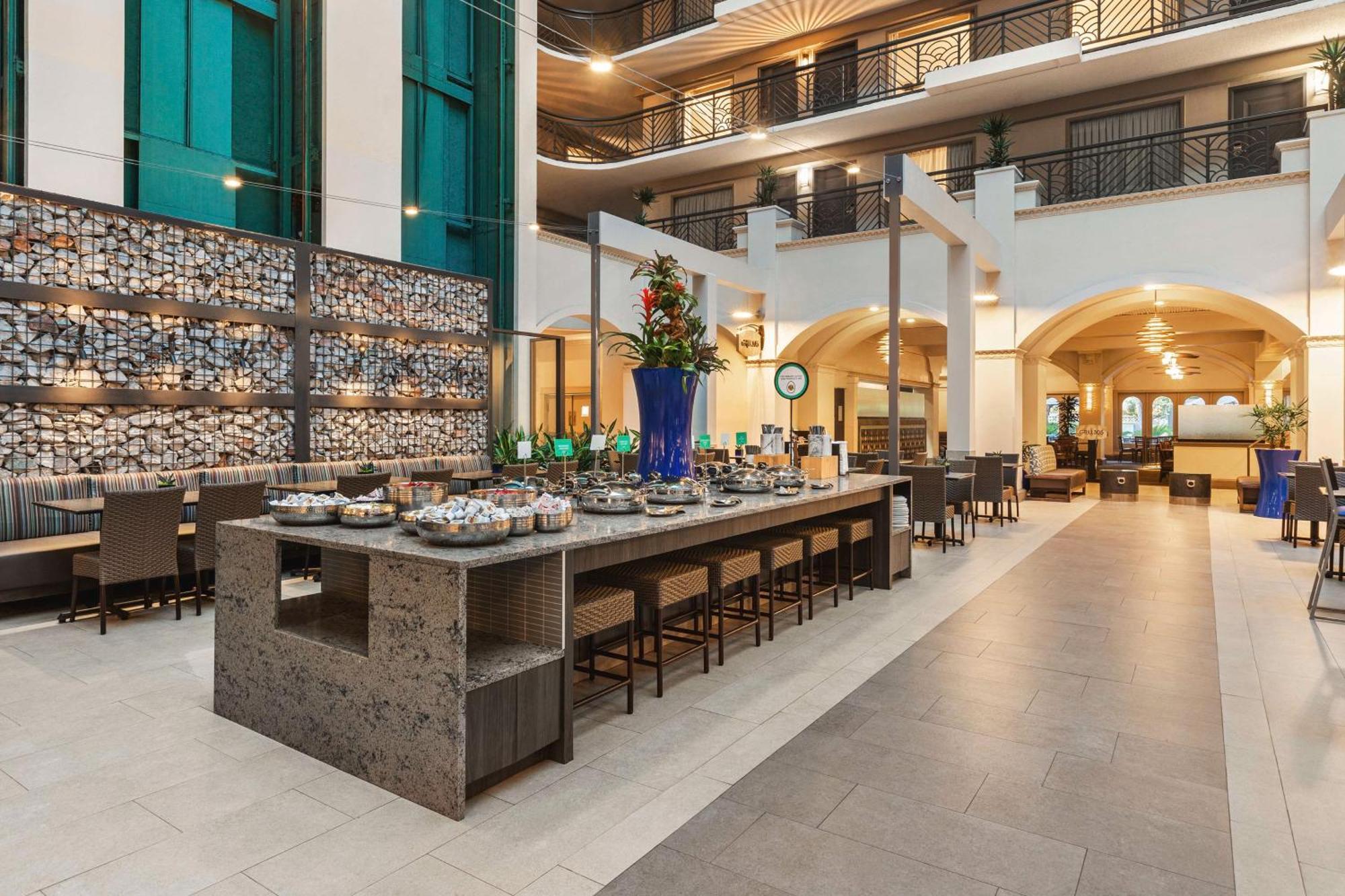 Embassy Suites By Hilton Miami International Airport Miami Springs Екстериор снимка