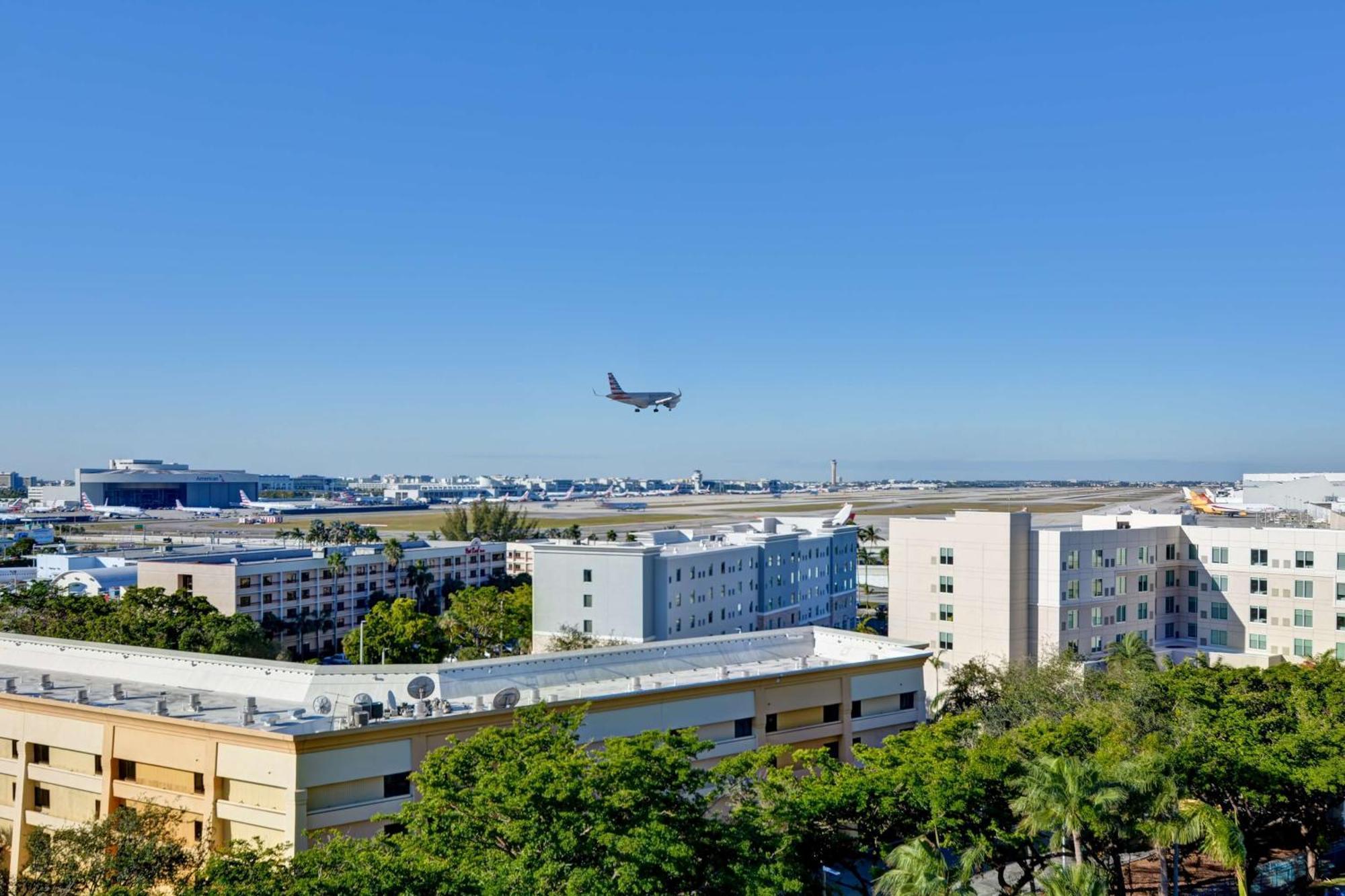 Embassy Suites By Hilton Miami International Airport Miami Springs Екстериор снимка