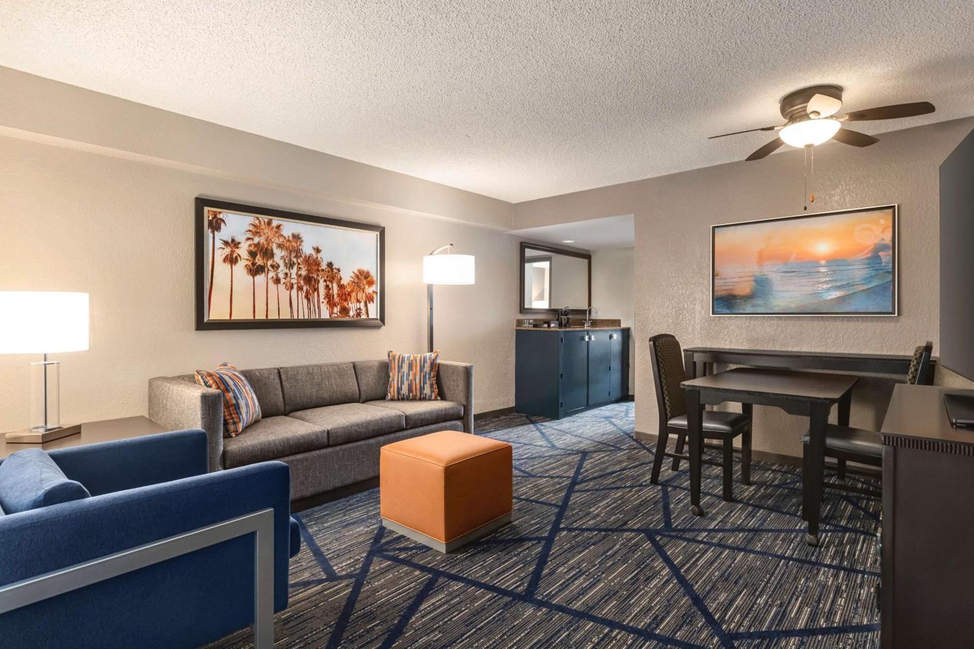 Embassy Suites By Hilton Miami International Airport Miami Springs Екстериор снимка