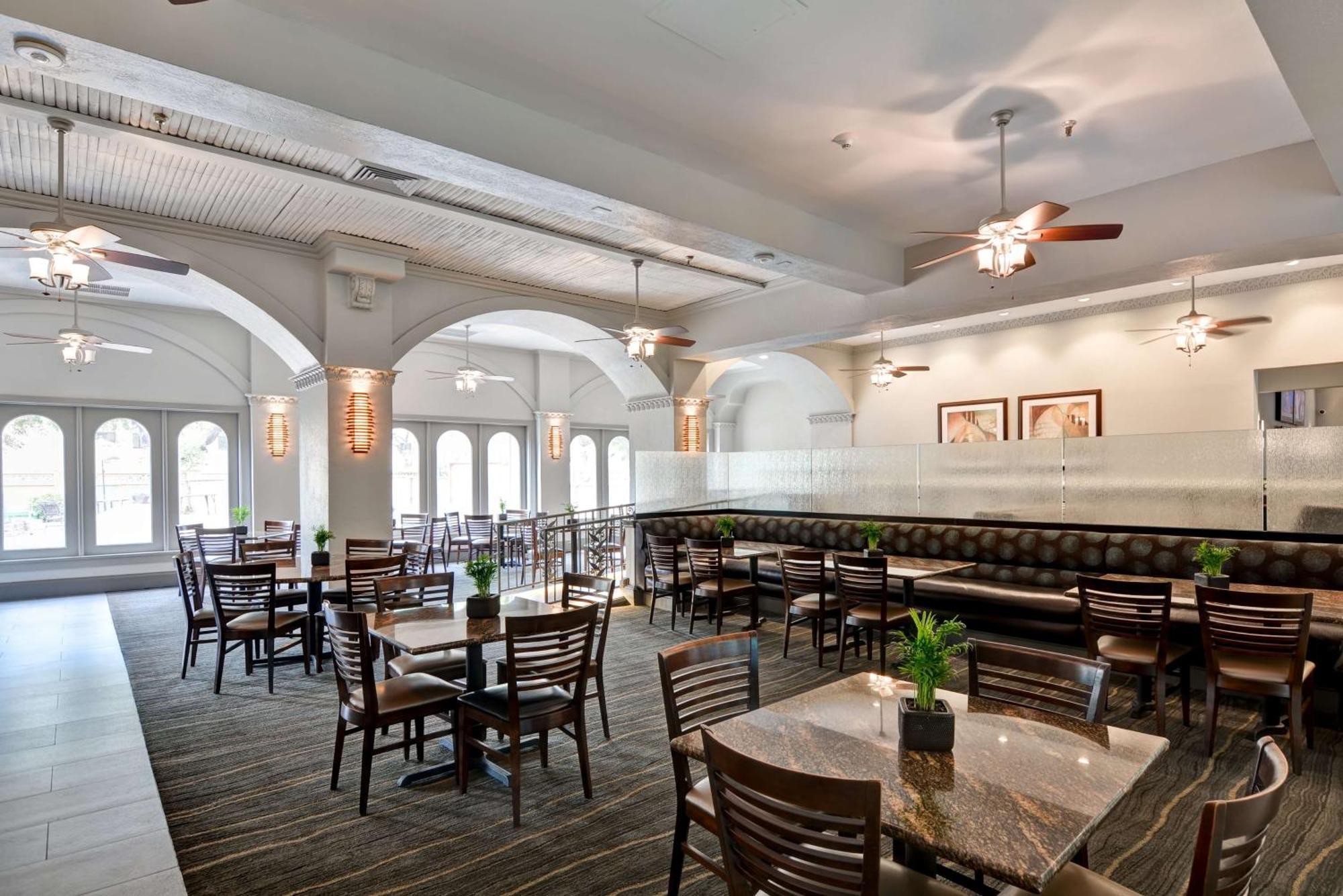 Embassy Suites By Hilton Miami International Airport Miami Springs Екстериор снимка